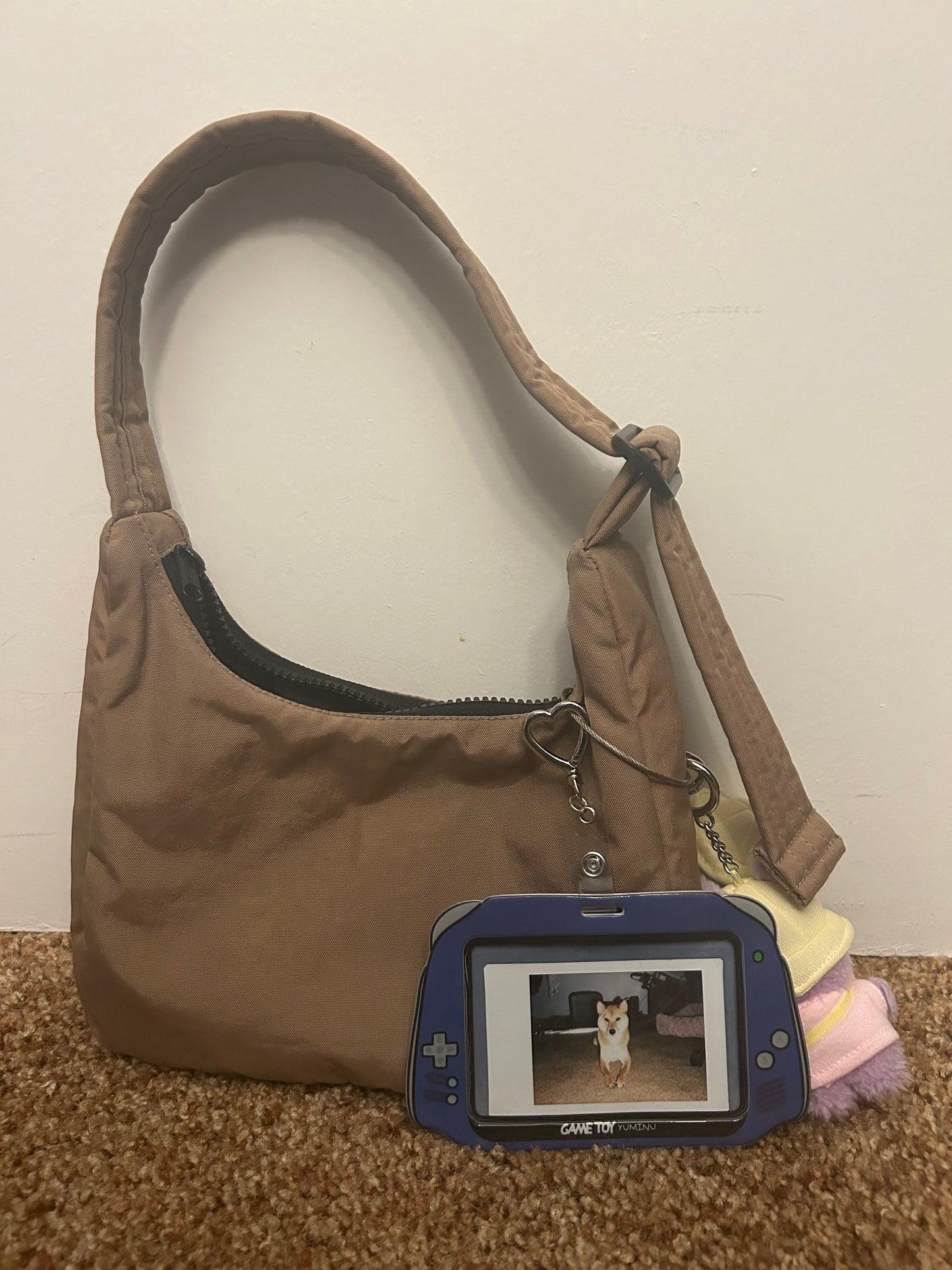 Video Game Holder: HORIZONTAL