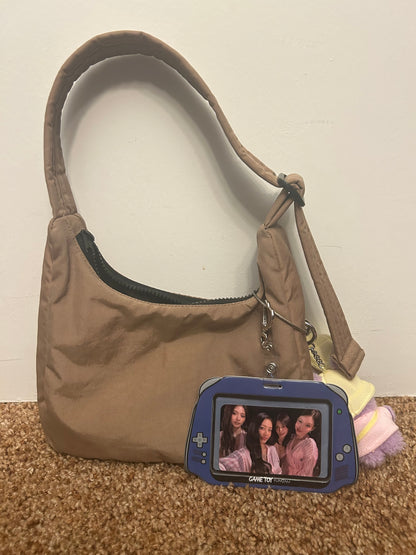Video Game Holder: HORIZONTAL